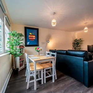 https://1-bd-apt-in-historical-w-belfast-close-to-centre.belfasthotelsireland.com