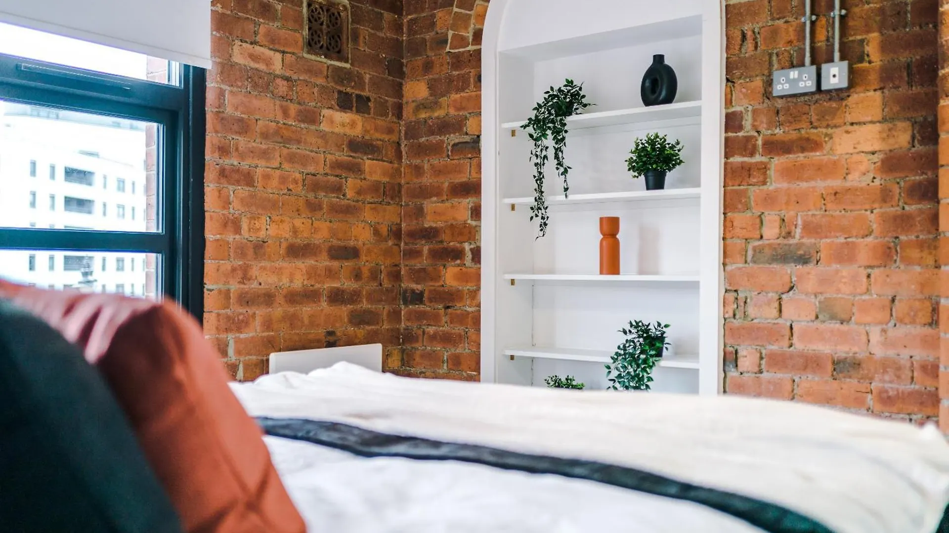 2 King Size Beds In Manhattan Styled Oversize Apartment Leeds  United Kingdom