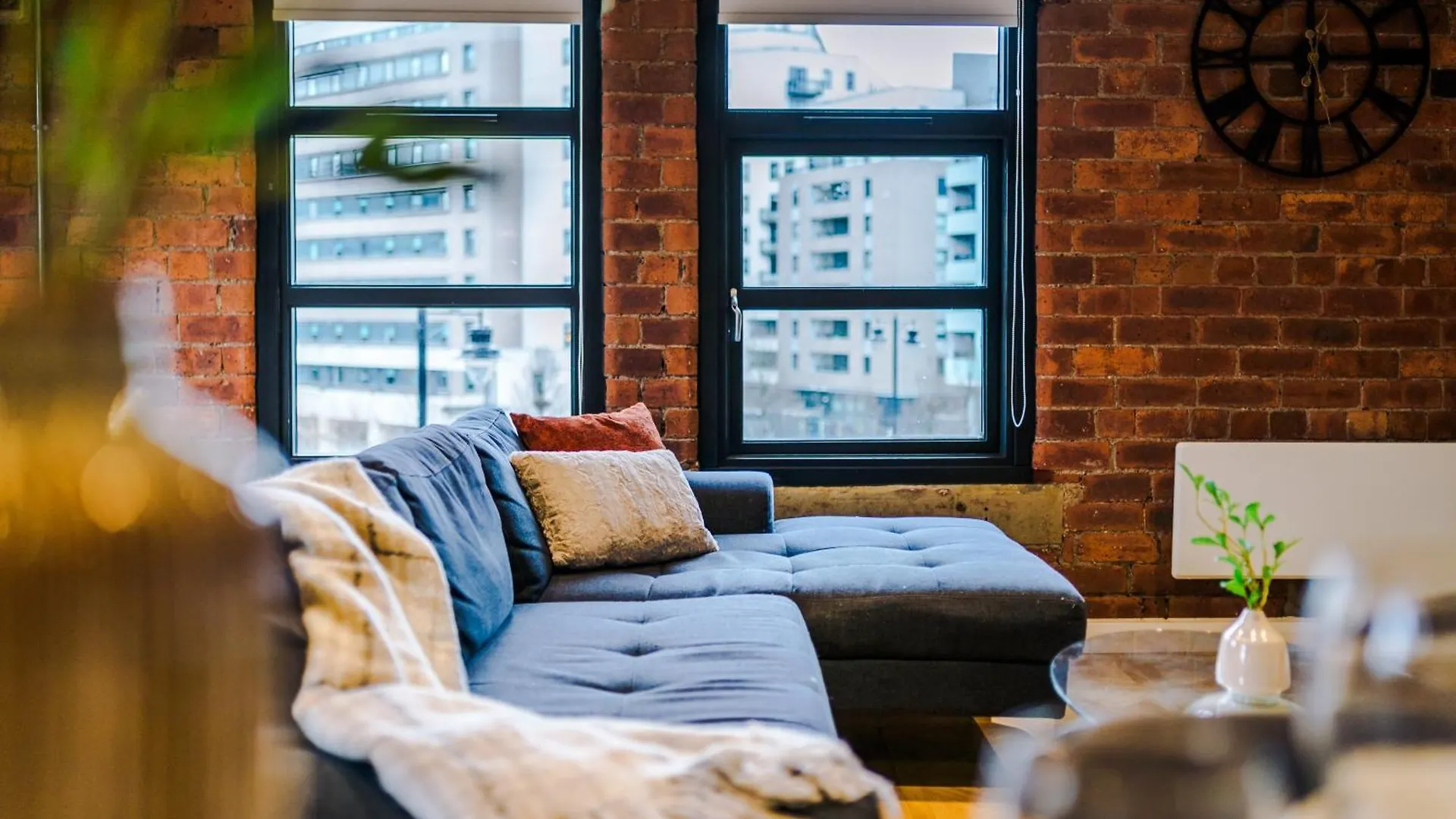2 King Size Beds In Manhattan Styled Oversize Apartment Leeds  0*, Leeds (West Yorkshire)
